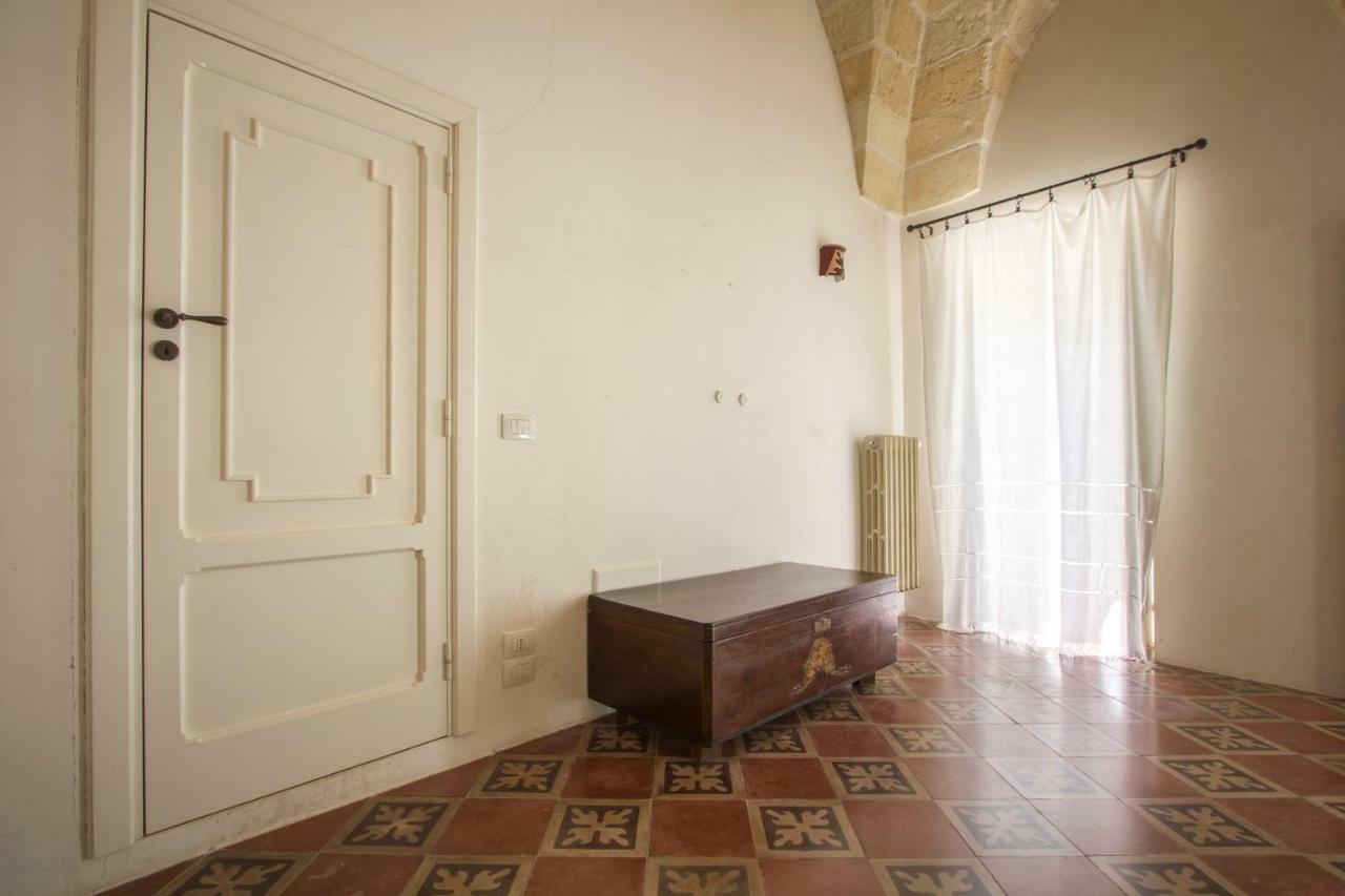 Explore The Historic City On Foot From An Old Town House Lecce Exterior foto
