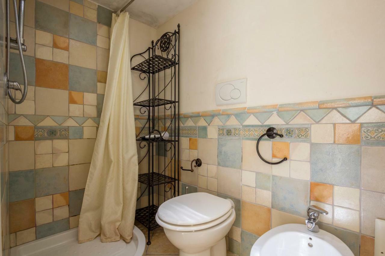 Explore The Historic City On Foot From An Old Town House Lecce Exterior foto